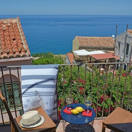 Ferienwohnung Terrazza Ambrogio Sant'Ambrogio  Exterior foto