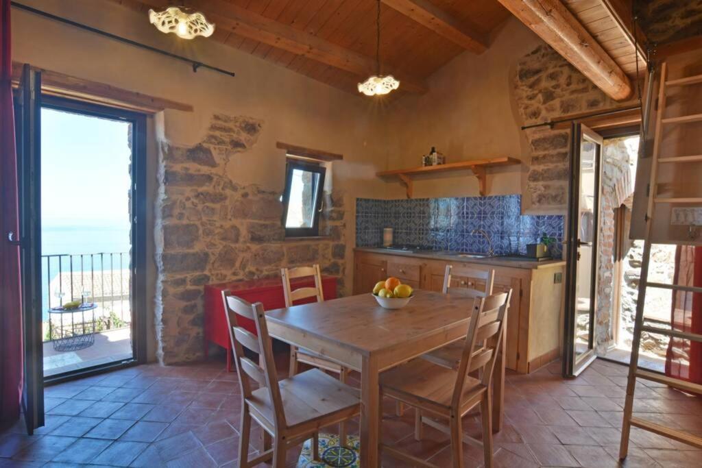 Ferienwohnung Terrazza Ambrogio Sant'Ambrogio  Exterior foto